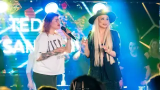 Шокираща поява на Жана Бергендорф: Налива се с шотове на сцената на чалга клуб с известна фолк звезда СНИМКИ