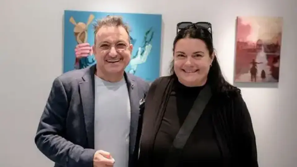 Зуека остана без картини, разграбиха ги като за световно СНИМКИ