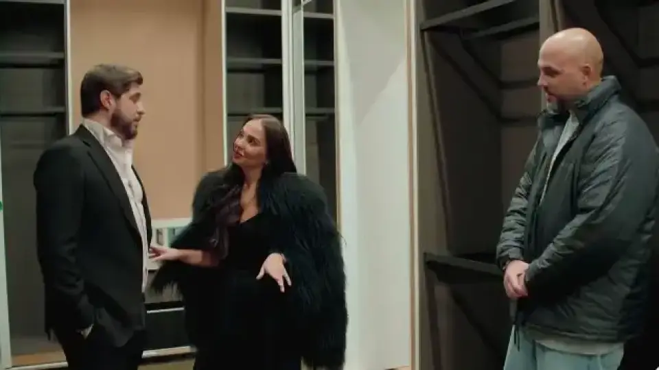 15 000 лева на вятъра: Мухъл съсипа ремонта на Ники Михайлов и Николета