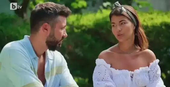 След прегръдката с Косара, Даниела нанася удар на Мартин Елвиса