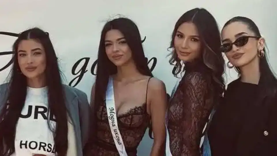 Звездни абитуриенти: Синове, дъщери и внуци на известни българи отбелязаха бала си