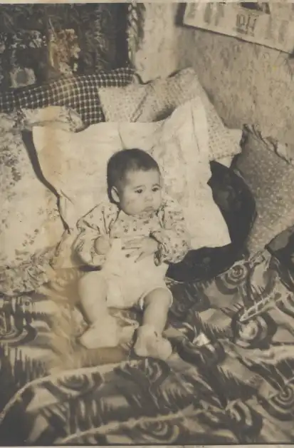 Преди голямата слава: Лили Иванова била гимнастичка, Вениамин - спасител на плажа Снимки