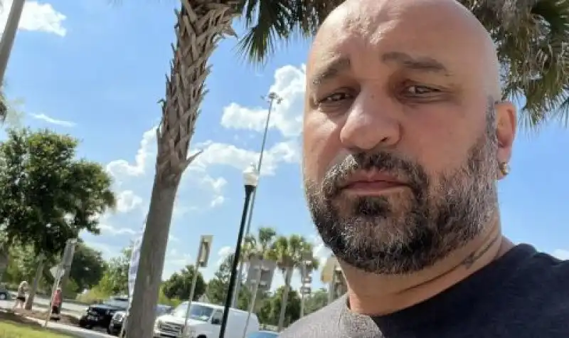 Мишо Шамара се размина на косъм с 15 акули край Флорида