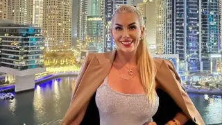 Бременна или яко напълняла? Какво се случва с Антония Петрова Снимки