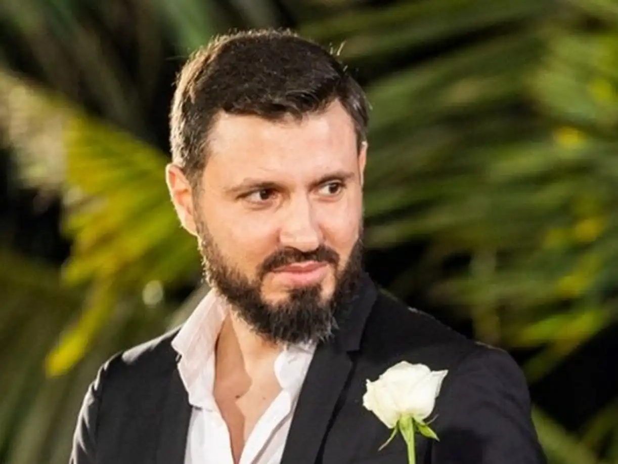 Ошушкаха Мартин Елвиса с тесте глоби за... Снимки