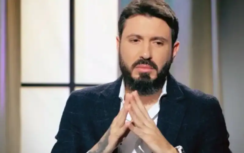 Мартин Елвиса с мераци към политиката! Каза какво е мнението на дъщерите му за Даниела