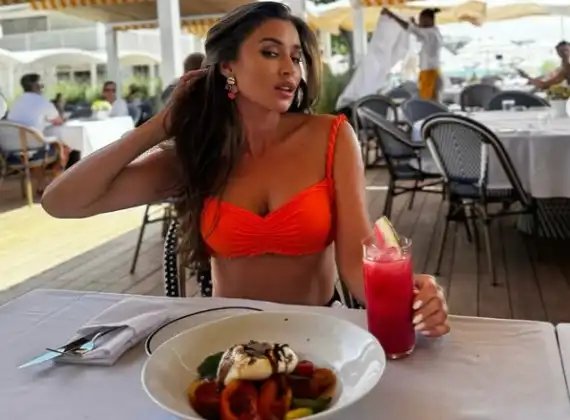 Саня Борисова нагорещи мрежата със секси Снимки 18+