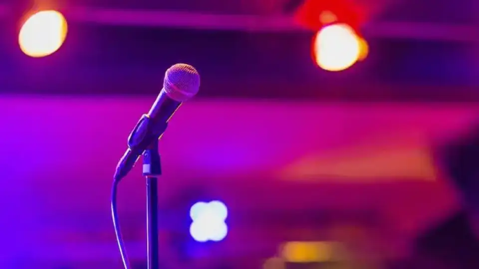 Потрес: Дядо се изплю в устата на наша попфолк икона и... Видео