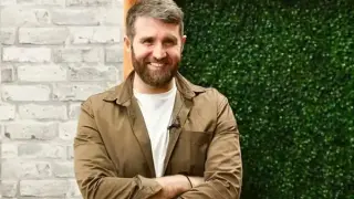 Край на мистерията? Даниел Пеев - Дънди показа жената до себе си