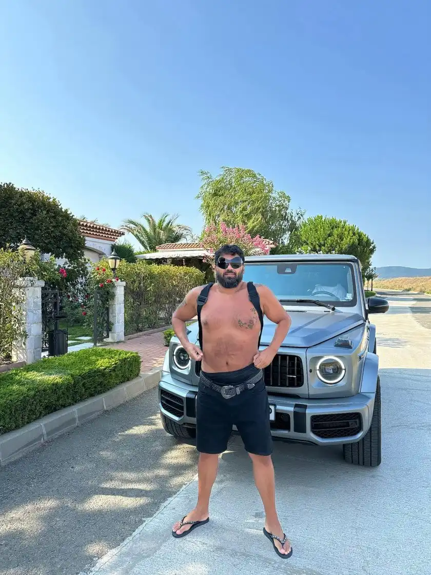 Азис си купи лъскав звяр, цената е космическа Снимка