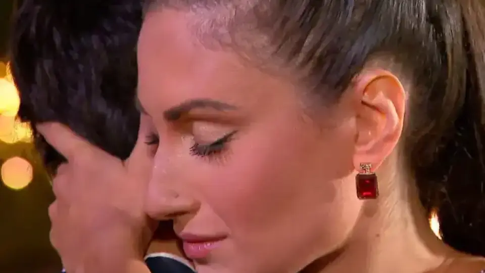 Изненада: Ергенка стана Мис Халкидики