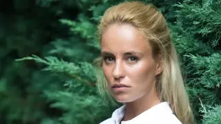 Радина Кърджилова по-гореща отвсякога: Сама, секси и на яхта в Гърция! Снимки 18+