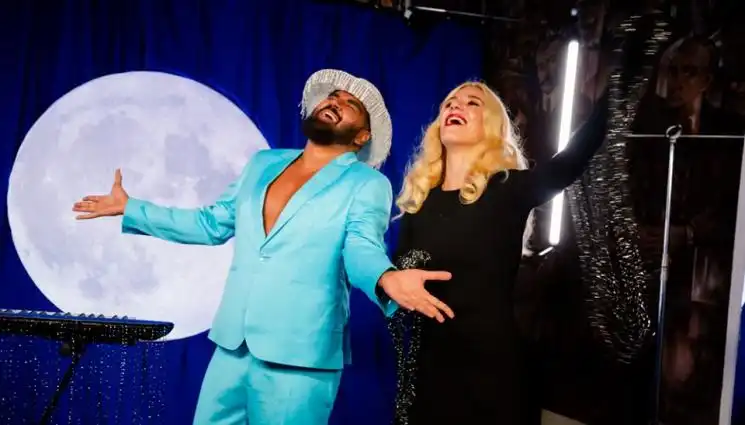 Скандал и полиция заради Видео на Азис и Мила Роберт