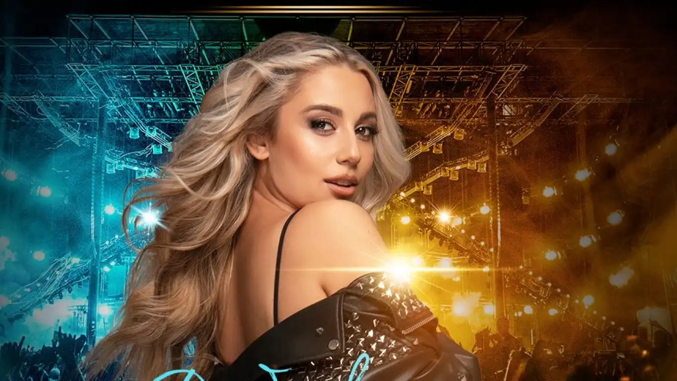 Годеж? Михаела Маринова показа пръстен и загадъчен мъж Снимка