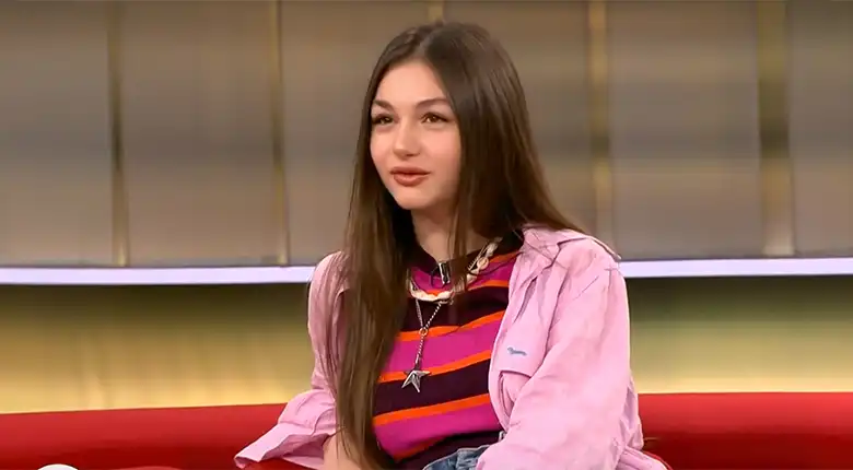 Крисия се разчекна пред хиляди зяпачи, показа завидни умения Снимки