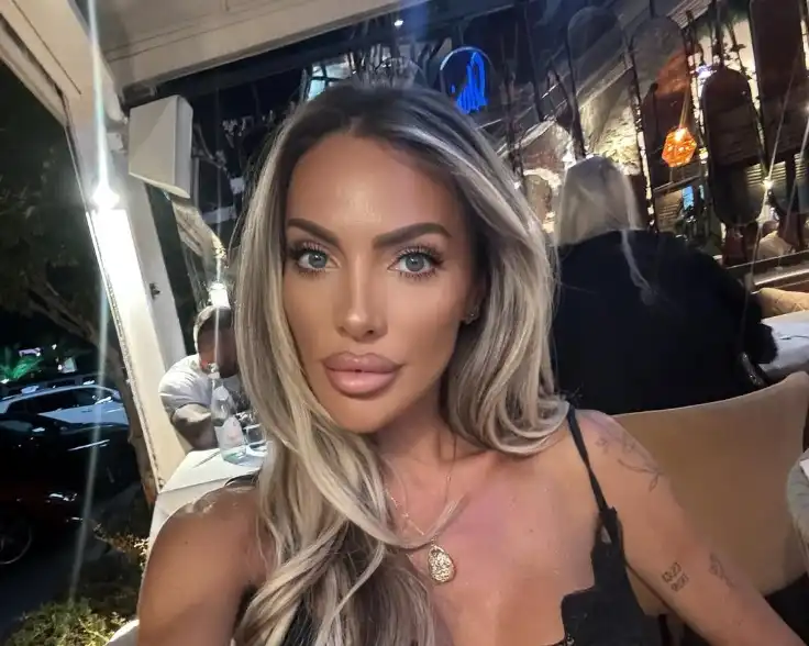 Златка Райкова закъса с парите! Продава си колата за... Снимка