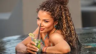 Райна подпали мрежата със Снимки 18+