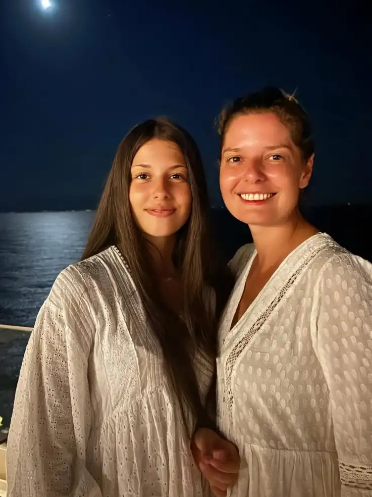 Ако Иван Ласкин можеше да я види: Алекс Сърчаджиева показа пораснала си дъщеря Снимка