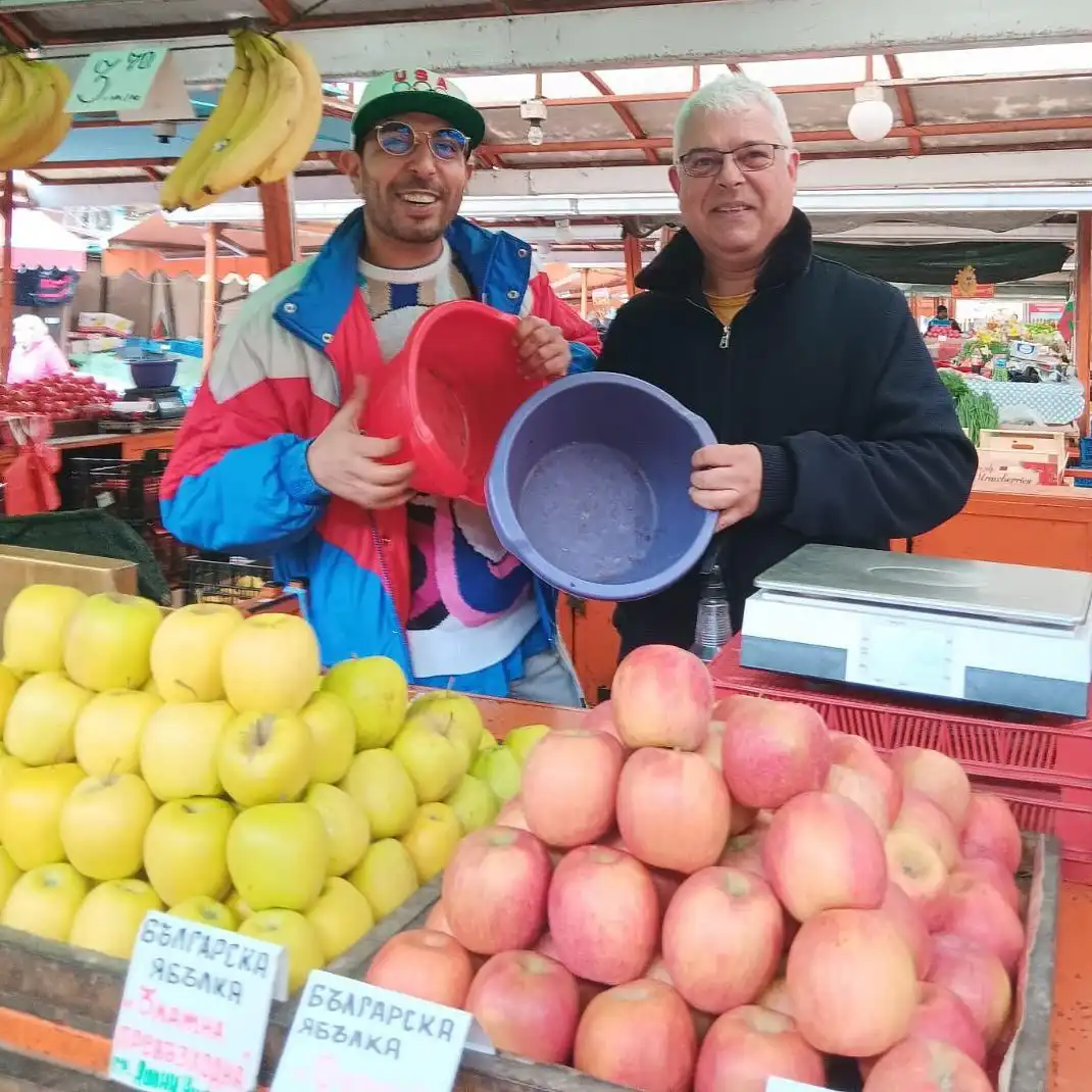 100 кила се появи на пазара за плод и зеленчук и предизвика фурор Снимка