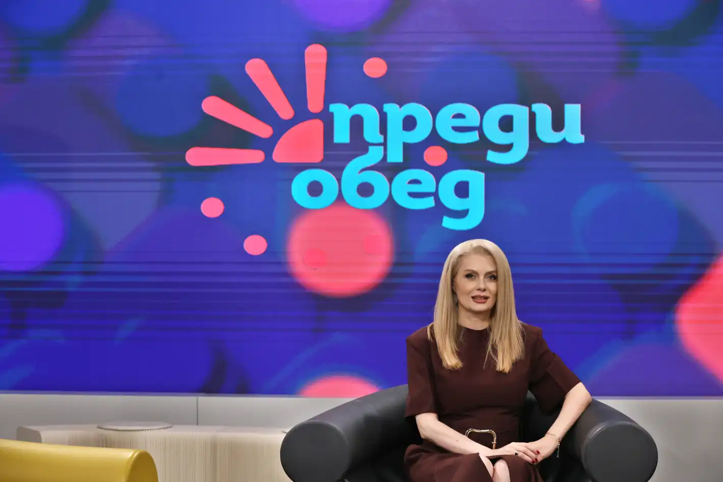 Венета Райкова се завърна в ефир с гръм и трясък! Ще е водеща на... Снимки