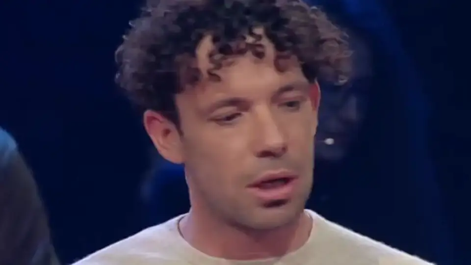 Явор Бахаров неадекватен в "Кой да знае?": Падна от стола и...