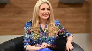 Венета Райкова вече е с личен шофьор от bTV Папарашки Снимки