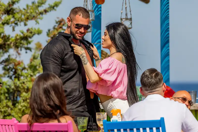 Емили плака от обида в "Ергенът: Любов в рая" и пак поиска секс със... Снимки