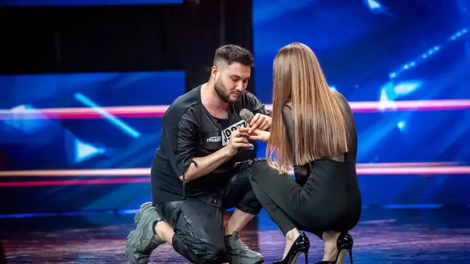 Какво става? Предложение за брак, а Галена и Вергов виснаха от тавана в "България търси талант"