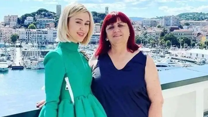 Мария Бакалова спасява майка си от потопа в Бургас