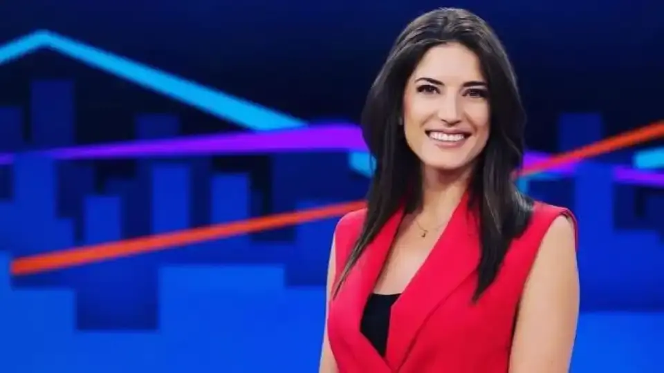 Една от най-красивите ни водещи бременна от вицепремиер Снимка