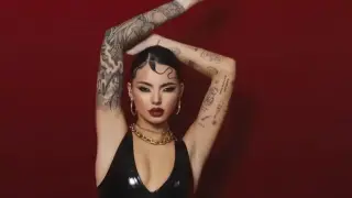 Ергенката Валерия Дакова с нов нос! Показа кадри от операцията Снимки