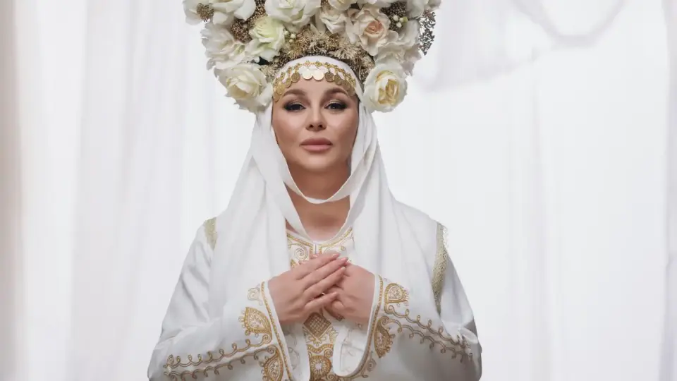 Деси Слава събира Русе с уникална изповед от сцената