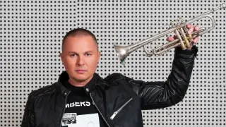 Гъмзата пострада жестоко у дома – камък за кисело зеле го смаза по най-болезнения начин Снимка