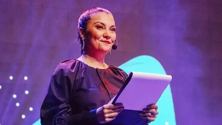 Водеща на bTV на косъм да легне под ножа заради хейта