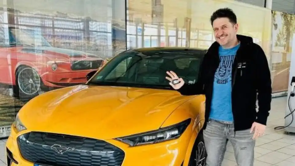 Асен Блатечки подкара кола за 120 бона Снимка