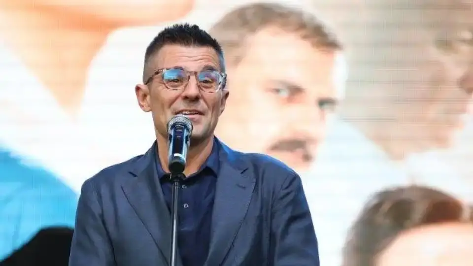 Андрей Арнаудов се появи в ефир с мистериозен пръстен Снимка