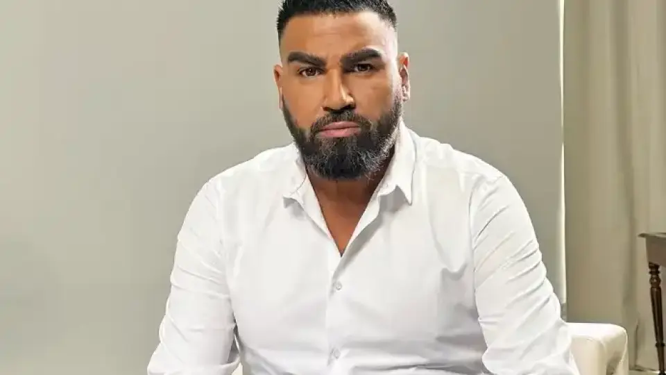 Азис: Извадих нож на баща си като дете