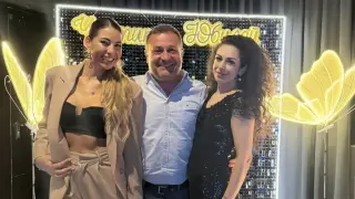 Елена Петрова празнува РД с Рачков и младата му любовница Снимки