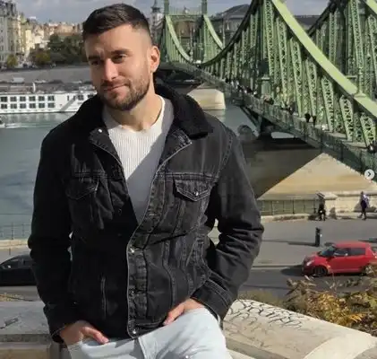 Доказателство: Виктор заряза Дениз и скочи в леглото на друга ергенка Снимки