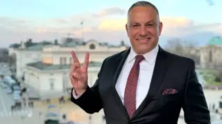 Юксел Кадриев лудо влюбен в младата Венцислава – планират сватба в Гърция и бебе! Снимка