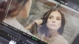 Илияна Лазарова влиза в образа на журналистка в абсурдна комедия Снимки