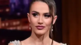 Ергенката Дениз подпали мрежата с прозрачно боди Снимки 18+