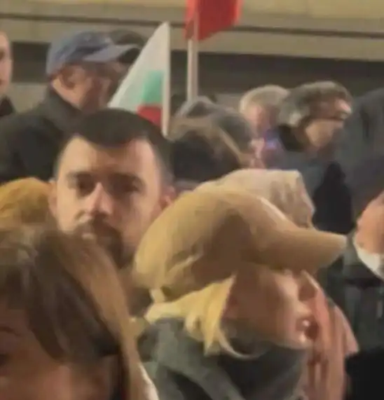 Калоян от "Ергенът" хванат с Маги Томова! Габи Бланко припада от нерви след новия любовен удар Снимка