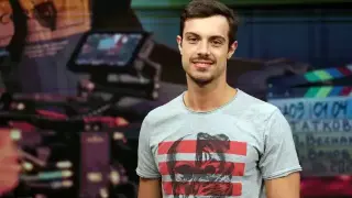 Горещо! Буков само по боксерки – фенките полудяха по календара му Снимки18+