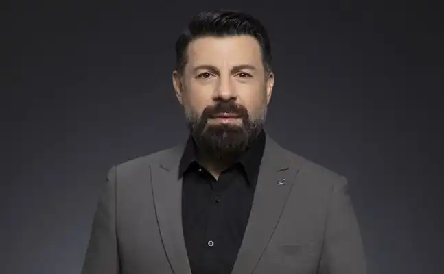 Родата на Цар Киро изкупи масите от 10 бона за концерта на Тони Стораро