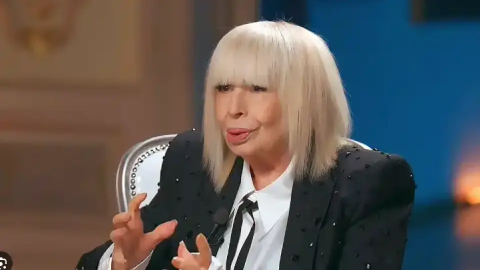 Лили Иванова раздава билети, за да не пее пред празна зала