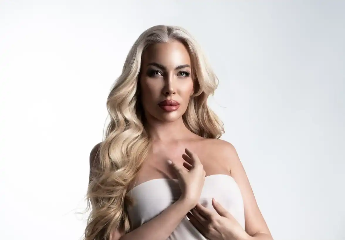 Антония Петрова роди трети наследник, но този път е... Снимки