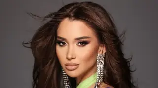 Вече е прекалено! Селина излезе полугола на участие Снимка 18+