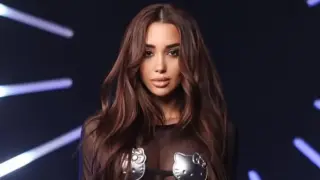 Певицата Селина взриви мрежата: показа огромния си бюст от Дубай Снимки 18+