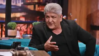 Скандал за 5 лева: Сашо Роман си тръгнал без да плати кафе в центъра на София